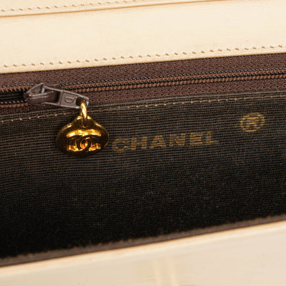 Chanel Half Moon Klappentasche aus beigem gestepptem Lammleder