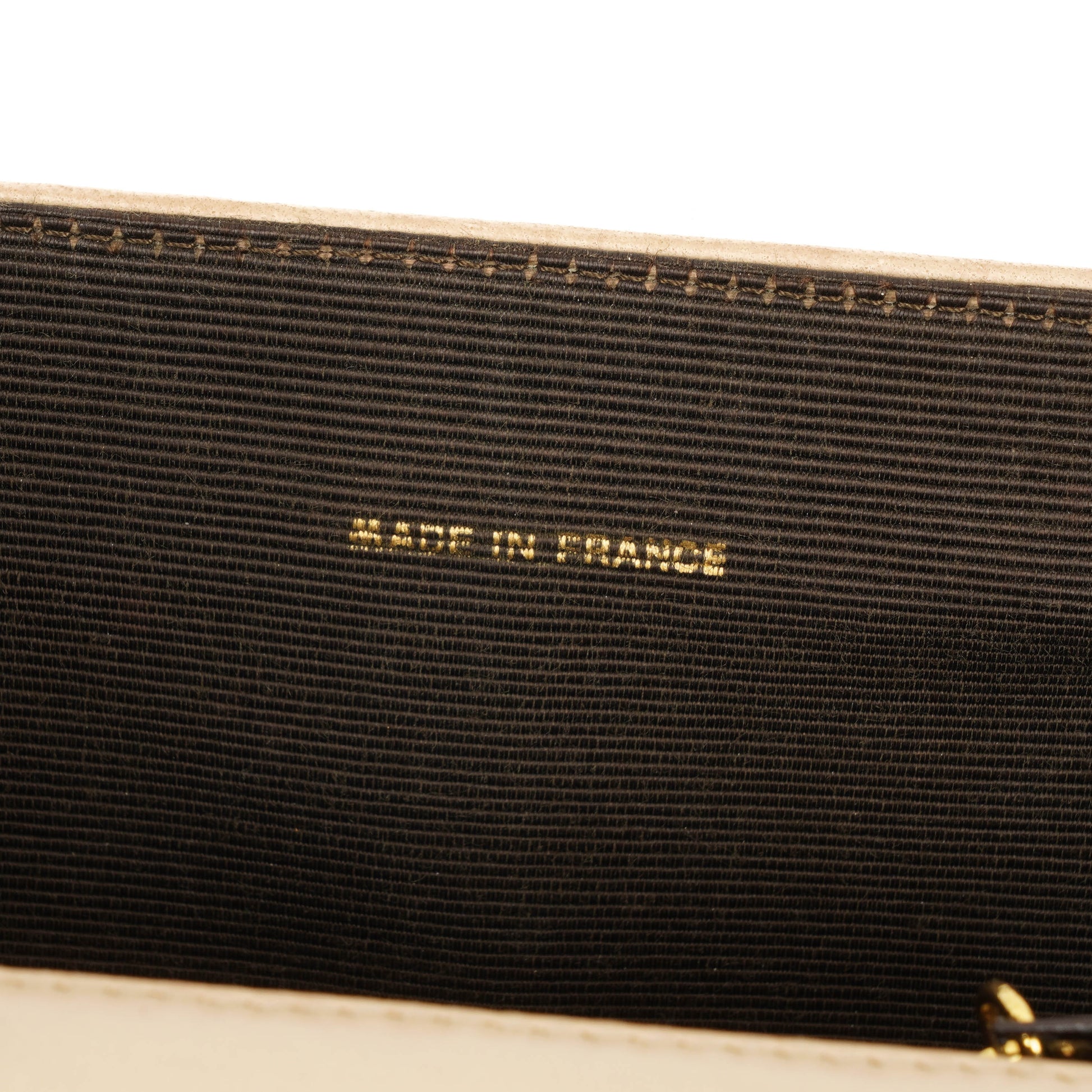 Chanel Half Moon Klappentasche aus beigem gestepptem Lammleder