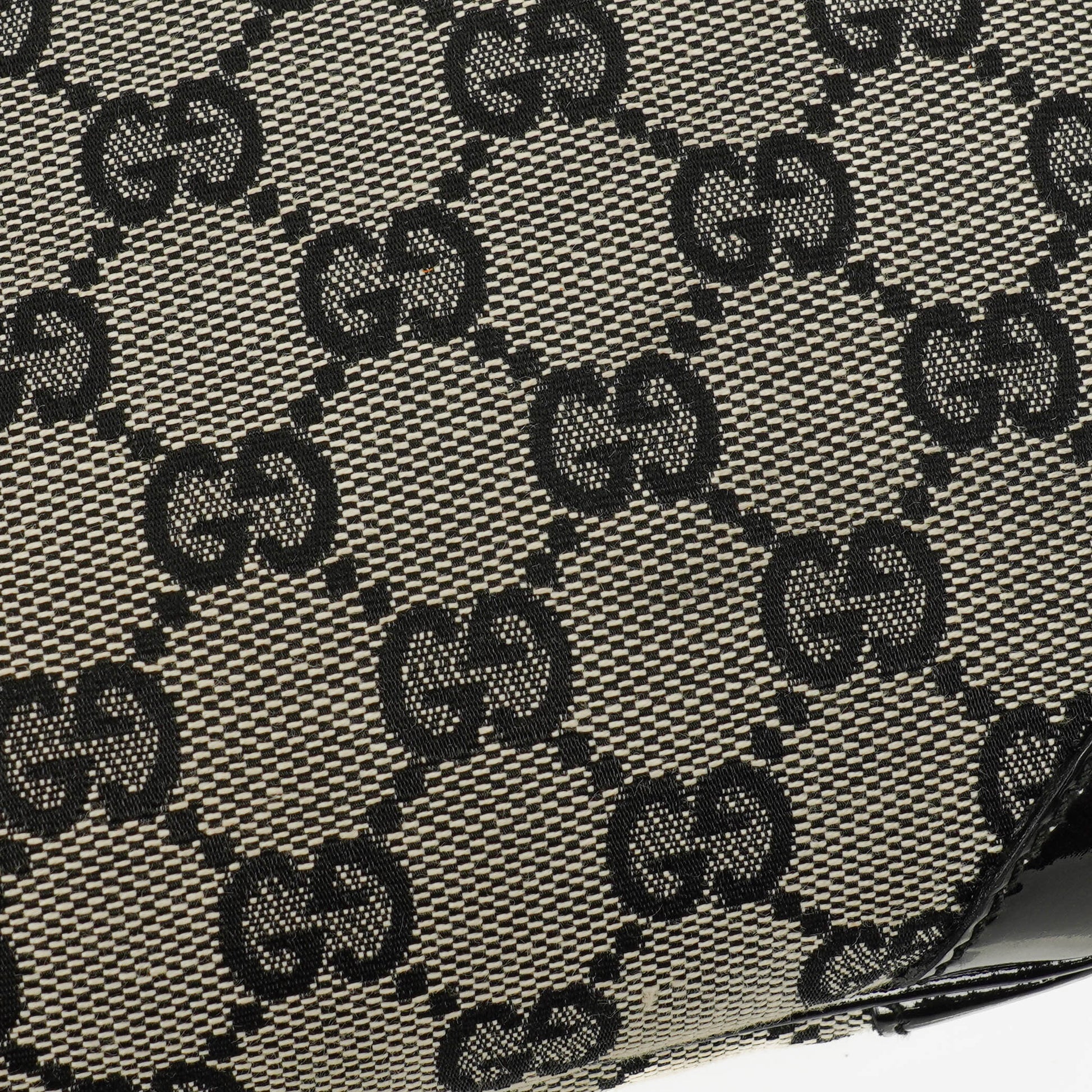 Gucci Hobo Bag aus schwarzem Lackleder mit geflochtenem Henkel und Ring