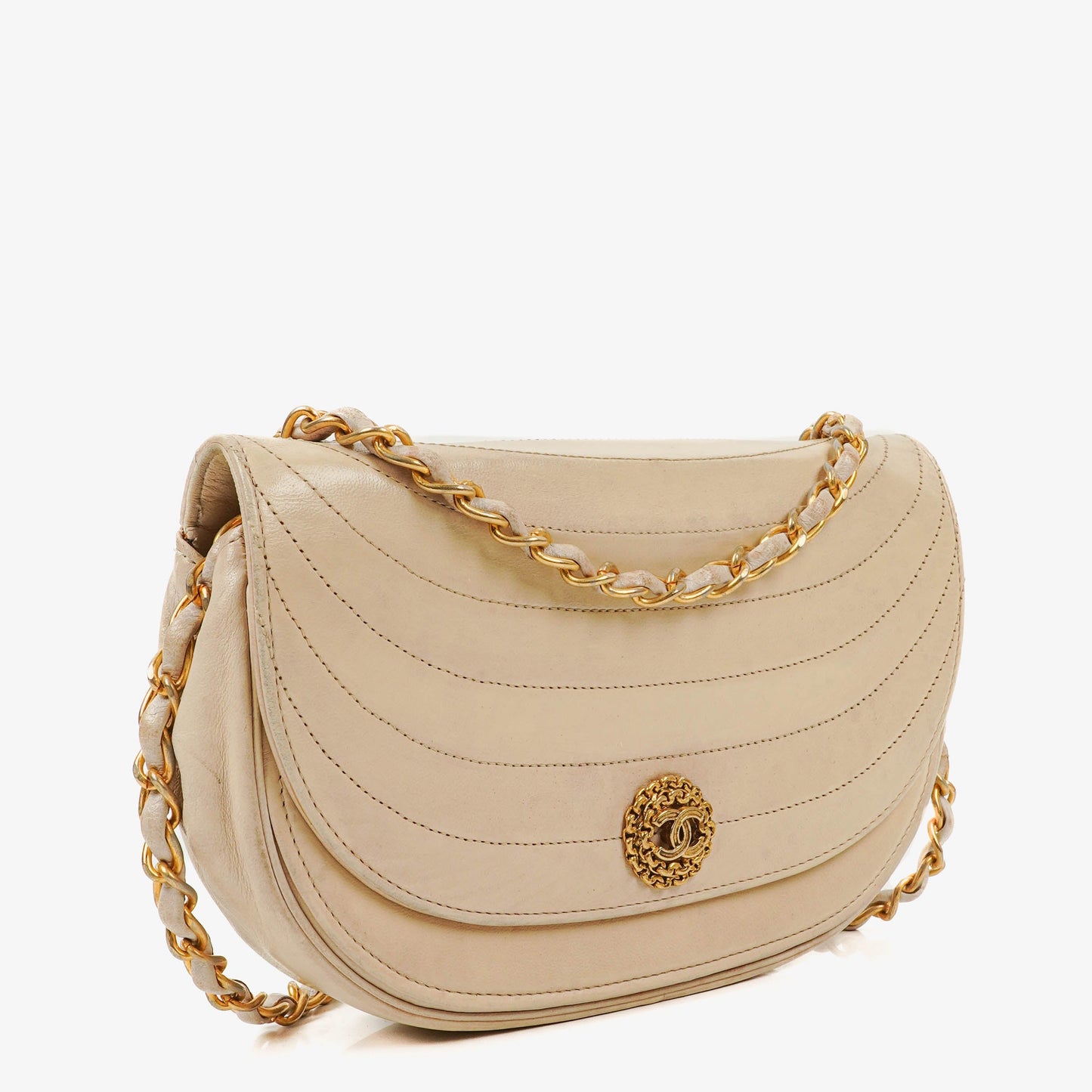 Chanel Half Moon Klappentasche aus beigem gestepptem Lammleder