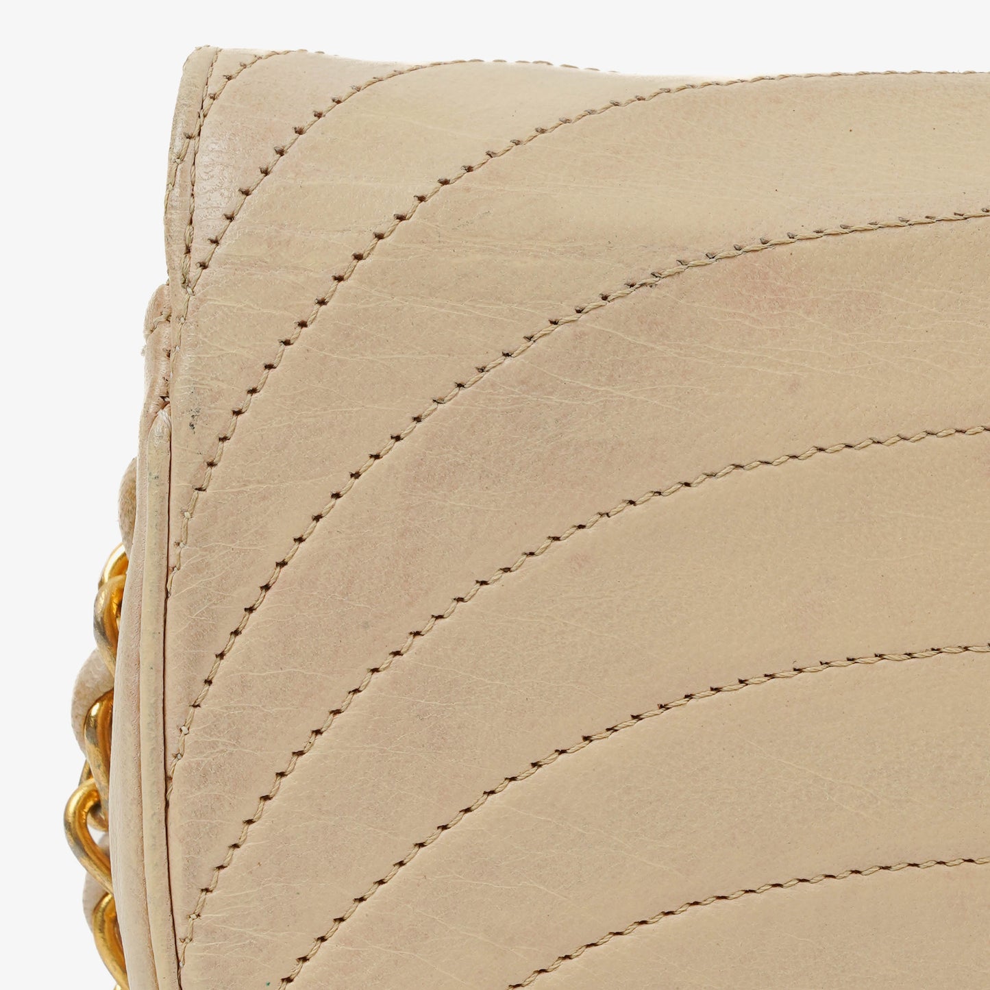 Chanel Half Moon Klappentasche aus beigem gestepptem Lammleder