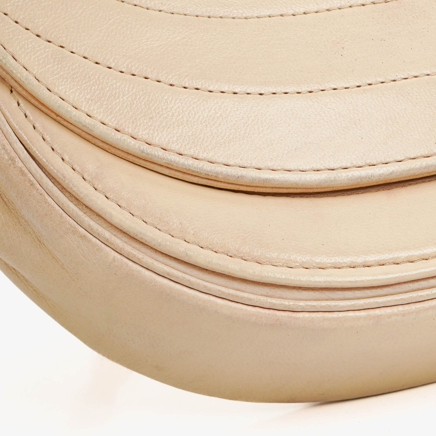 Chanel Half Moon Klappentasche aus beigem gestepptem Lammleder