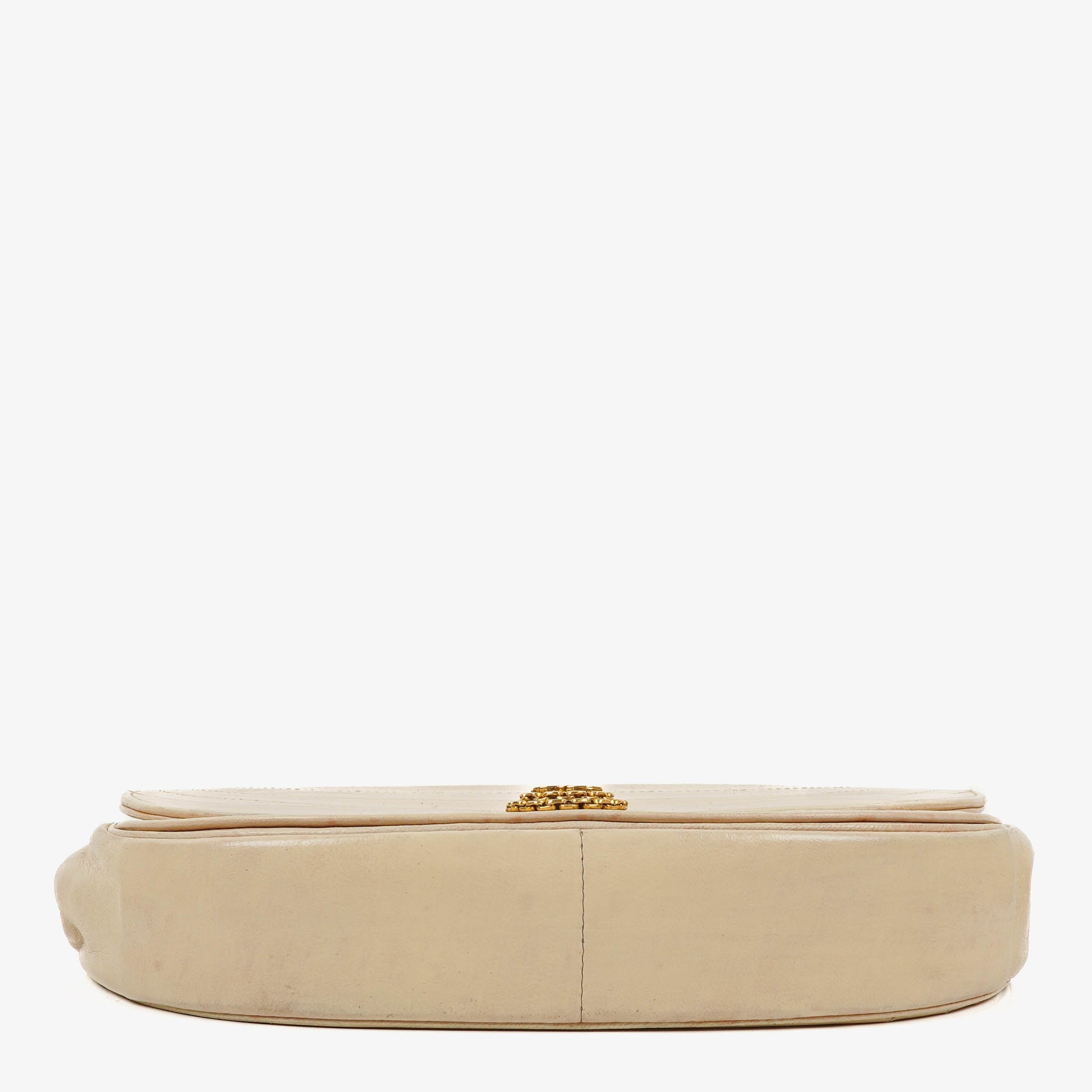 Chanel Half Moon Klappentasche aus beigem gestepptem Lammleder