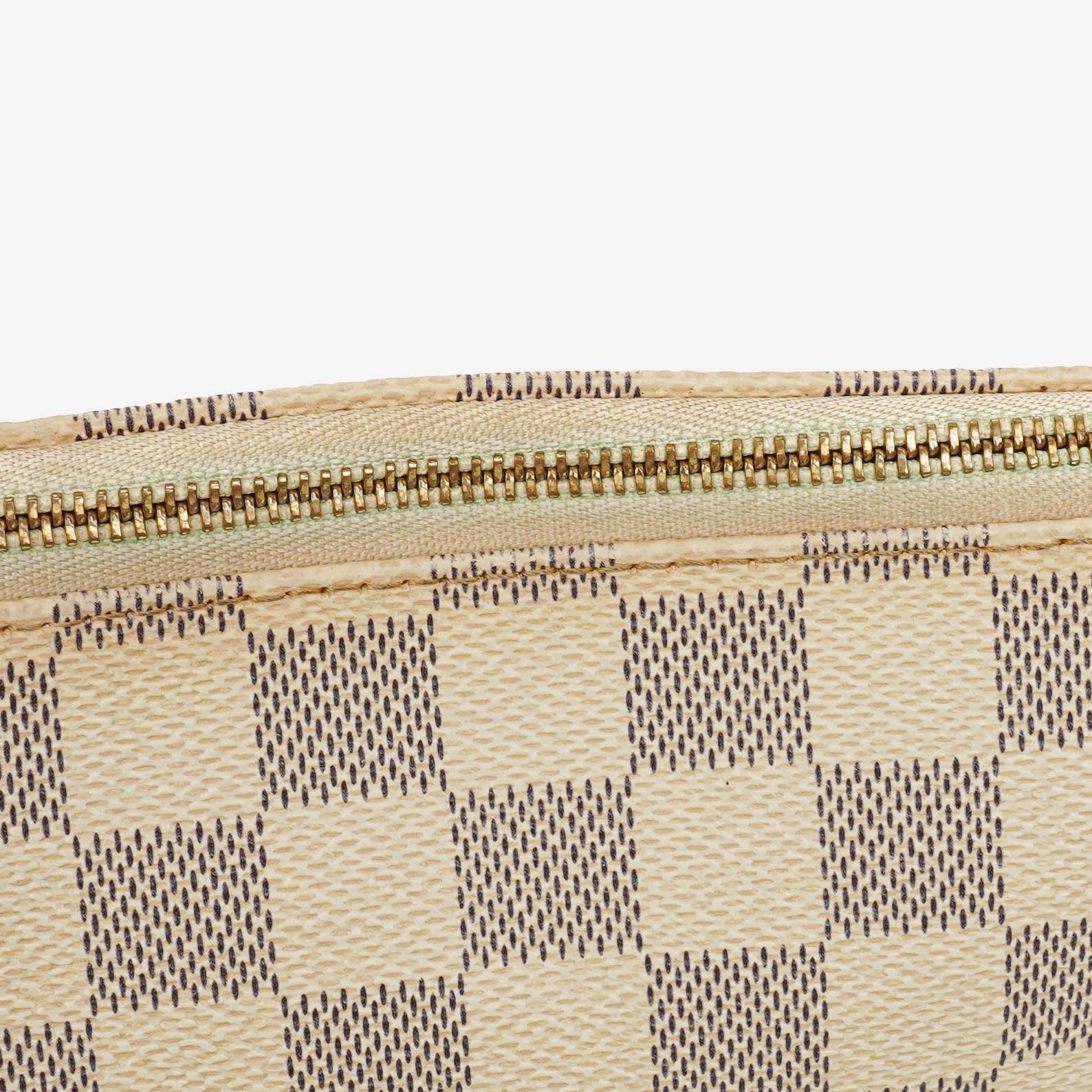 Louis Vuitton Pochette Accessoires Clutch aus Damier Azur Canvas