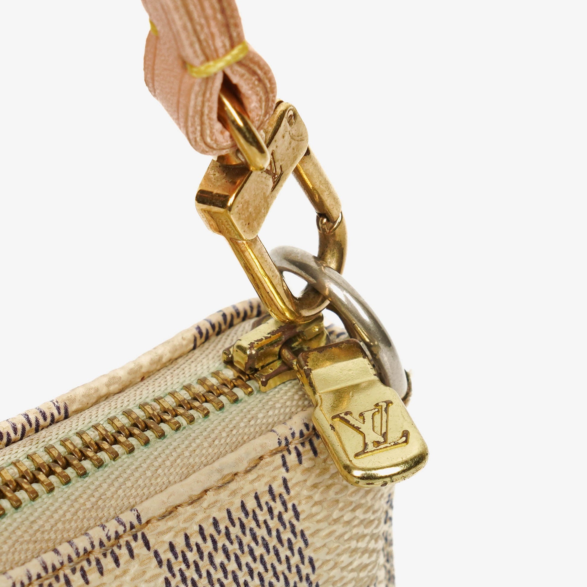 Louis Vuitton Pochette Accessoires Clutch aus Damier Azur Canvas