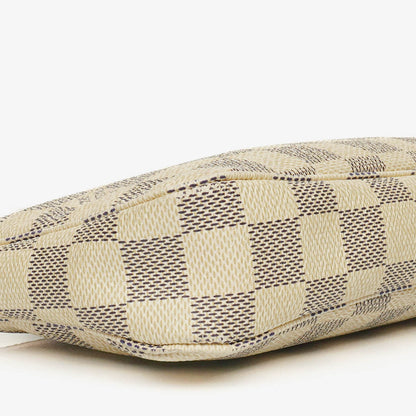 Louis Vuitton Pochette Accessoires Clutch aus Damier Azur Canvas