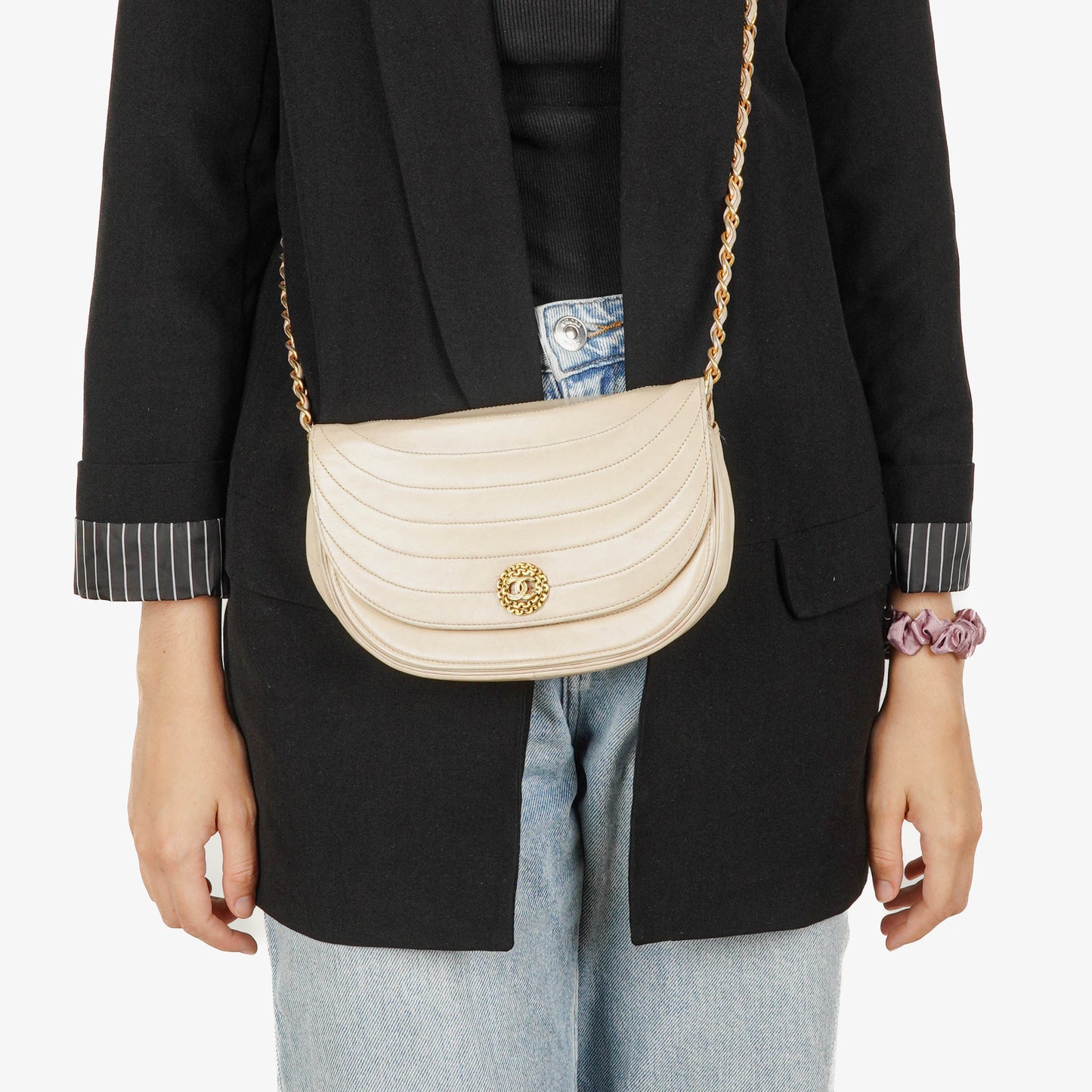 Chanel Half Moon Klappentasche aus beigem gestepptem Lammleder