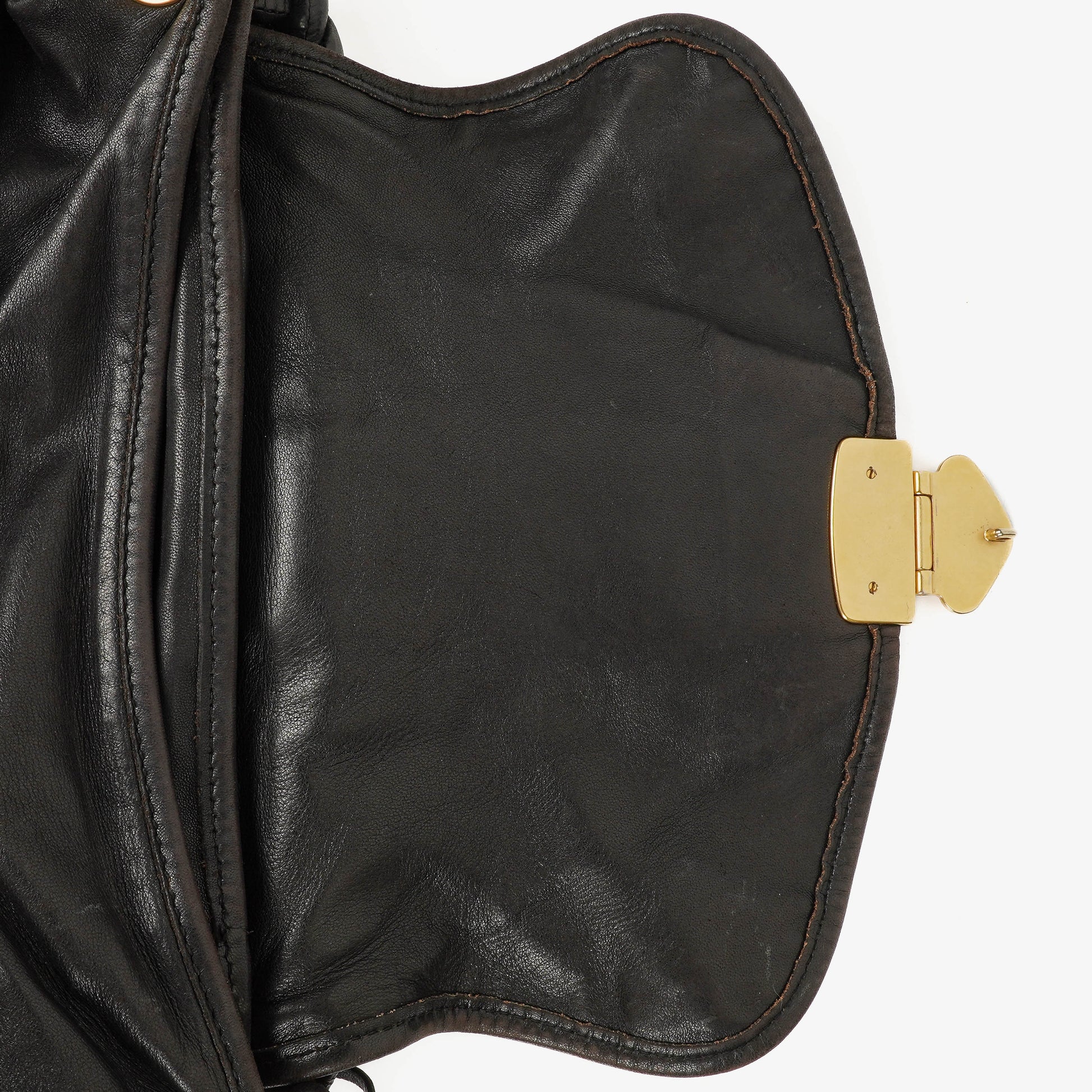 Miu Miu Coffer Matelassé Hobo Tasche aus schwarzem Leder