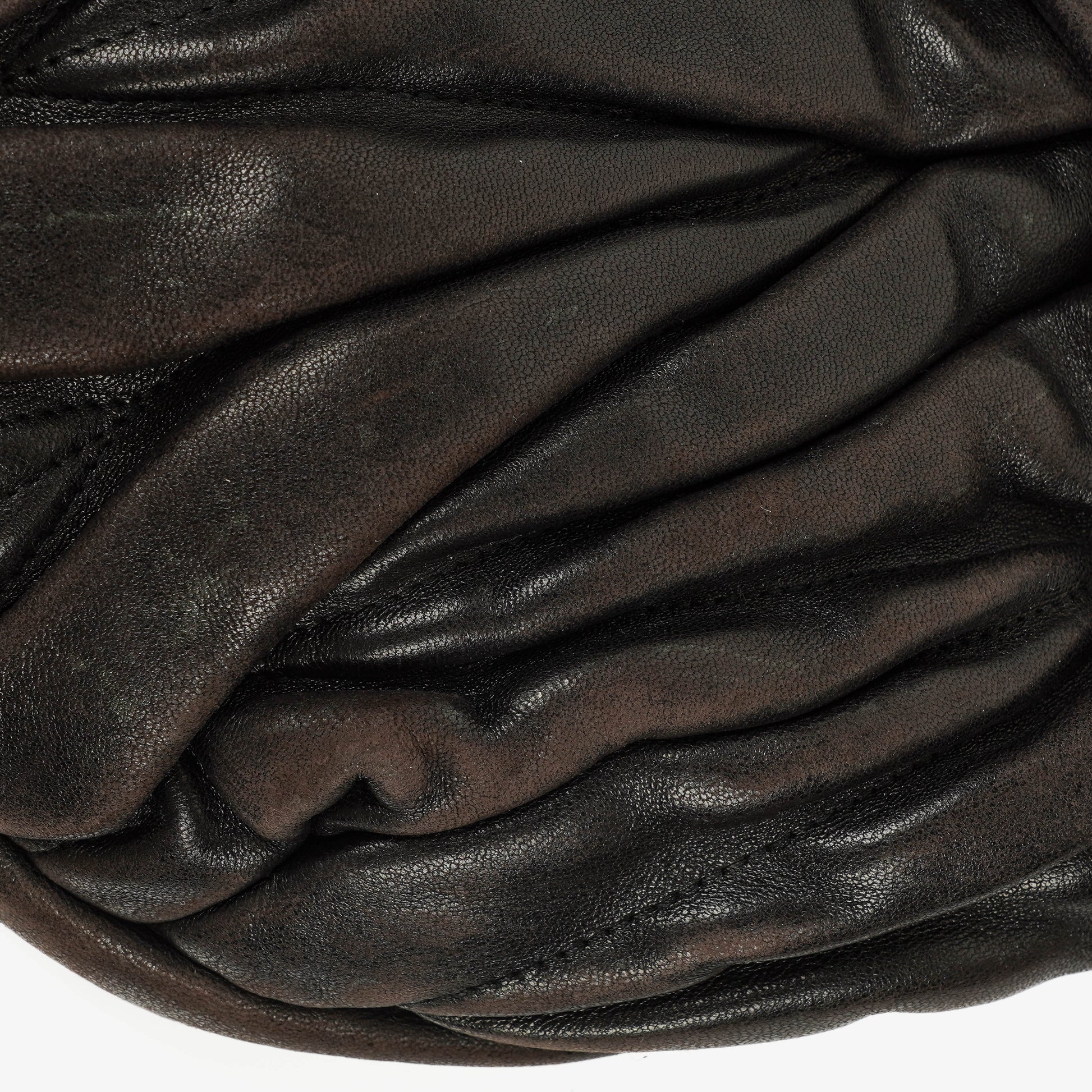 Miu Miu Coffer Matelassé Hobo Tasche aus schwarzem Leder