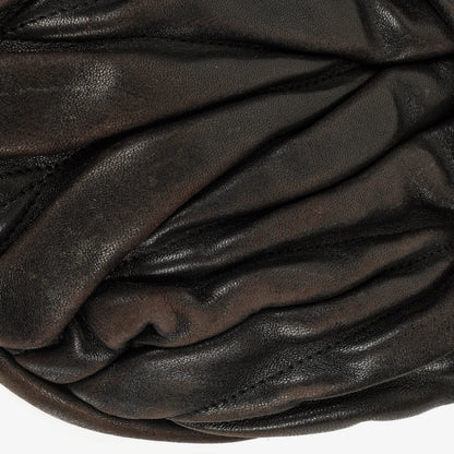 Miu Miu Coffer Matelassé Hobo Tasche aus schwarzem Leder