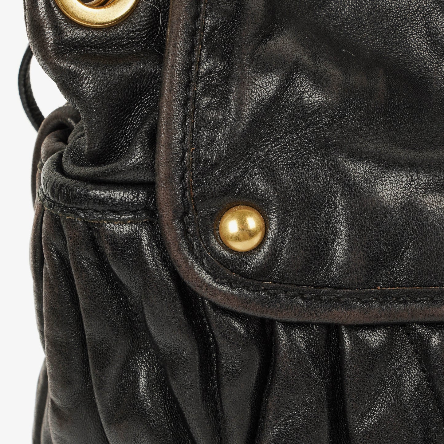Miu Miu Coffer Matelassé Hobo Tasche aus schwarzem Leder