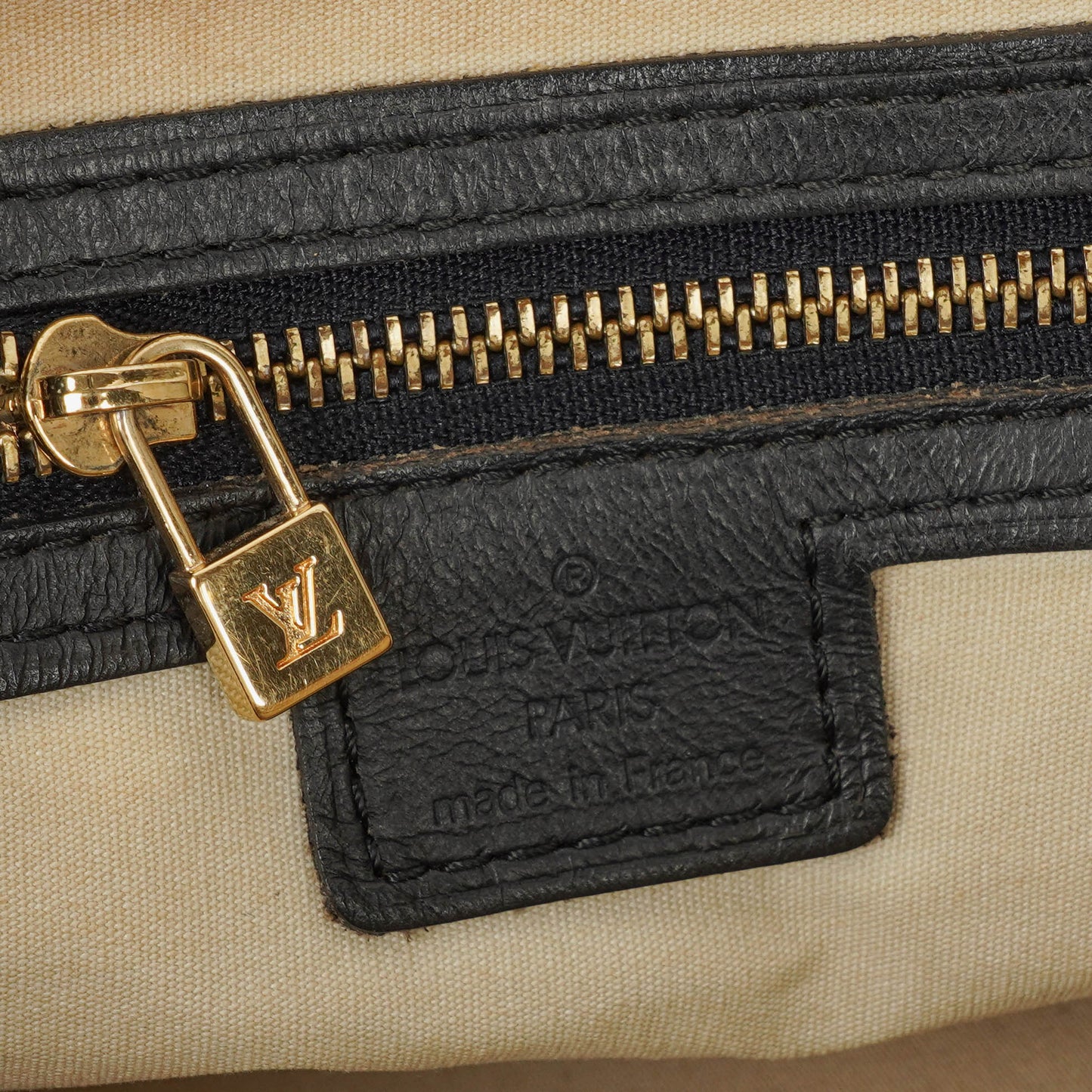 Louis Vuitton Mini Alma Long Handtasche mit blauem Monogramm