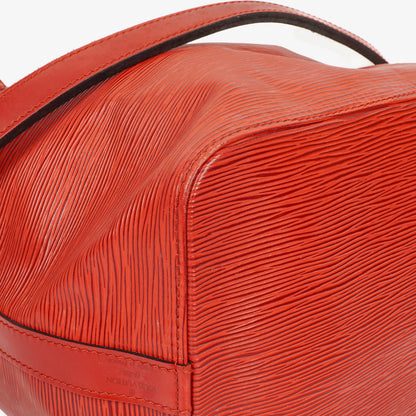 Louis Vuitton Petit Noe Schultertasche aus rotem Epi-Leder