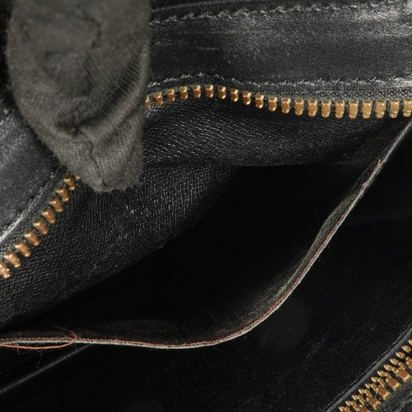 Louis Vuitton Monogram Enghien Schultertasche aus schwarzem Epi-Leder