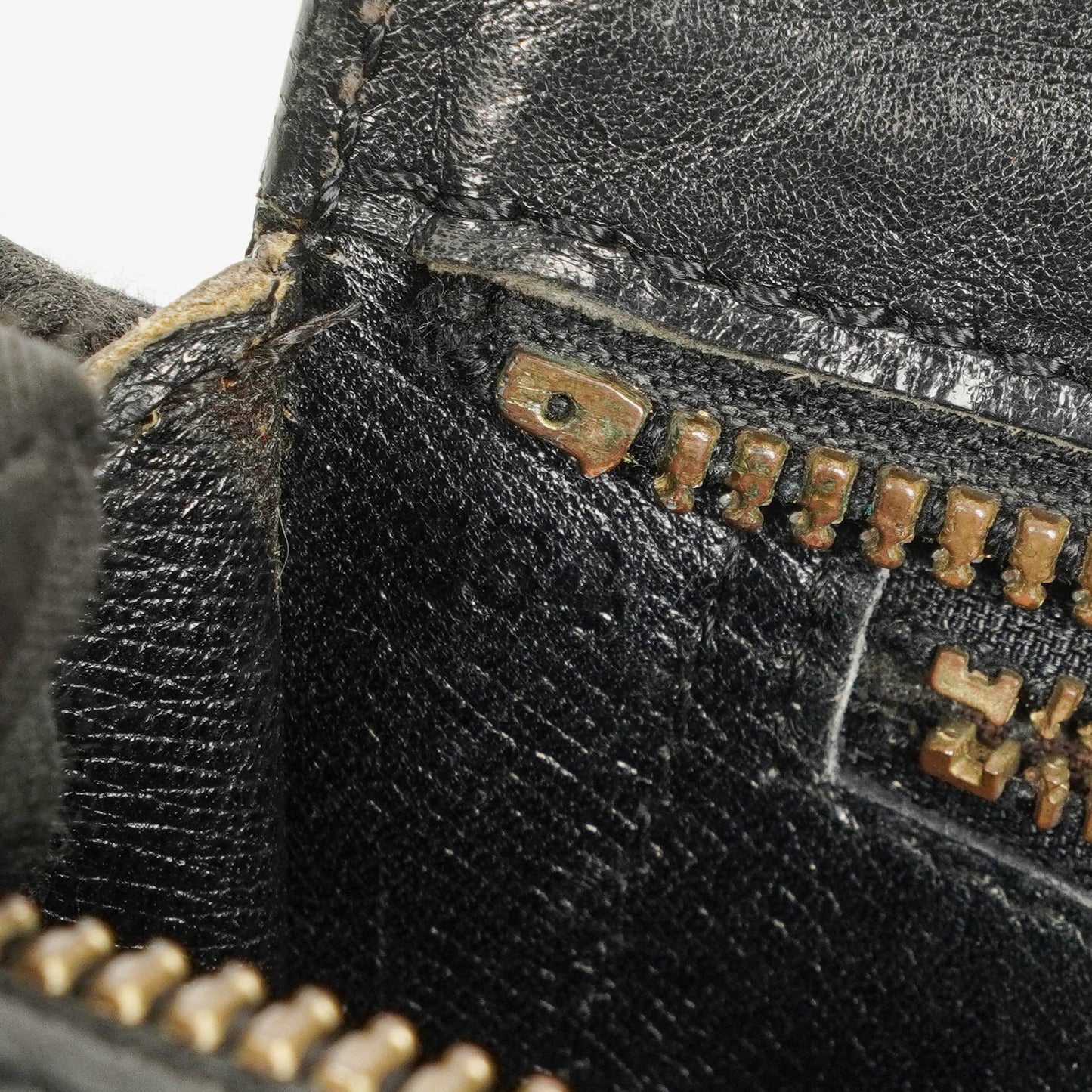 Louis Vuitton Monogram Enghien Schultertasche aus schwarzem Epi-Leder