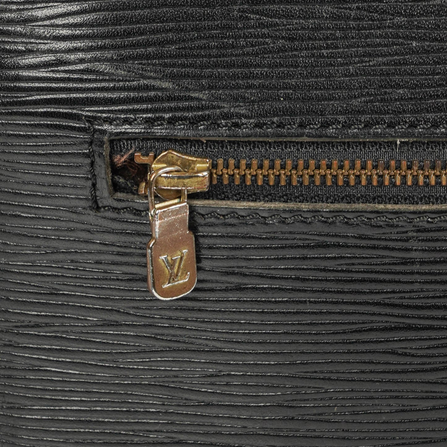 Louis Vuitton Monogram Enghien Schultertasche aus schwarzem Epi-Leder