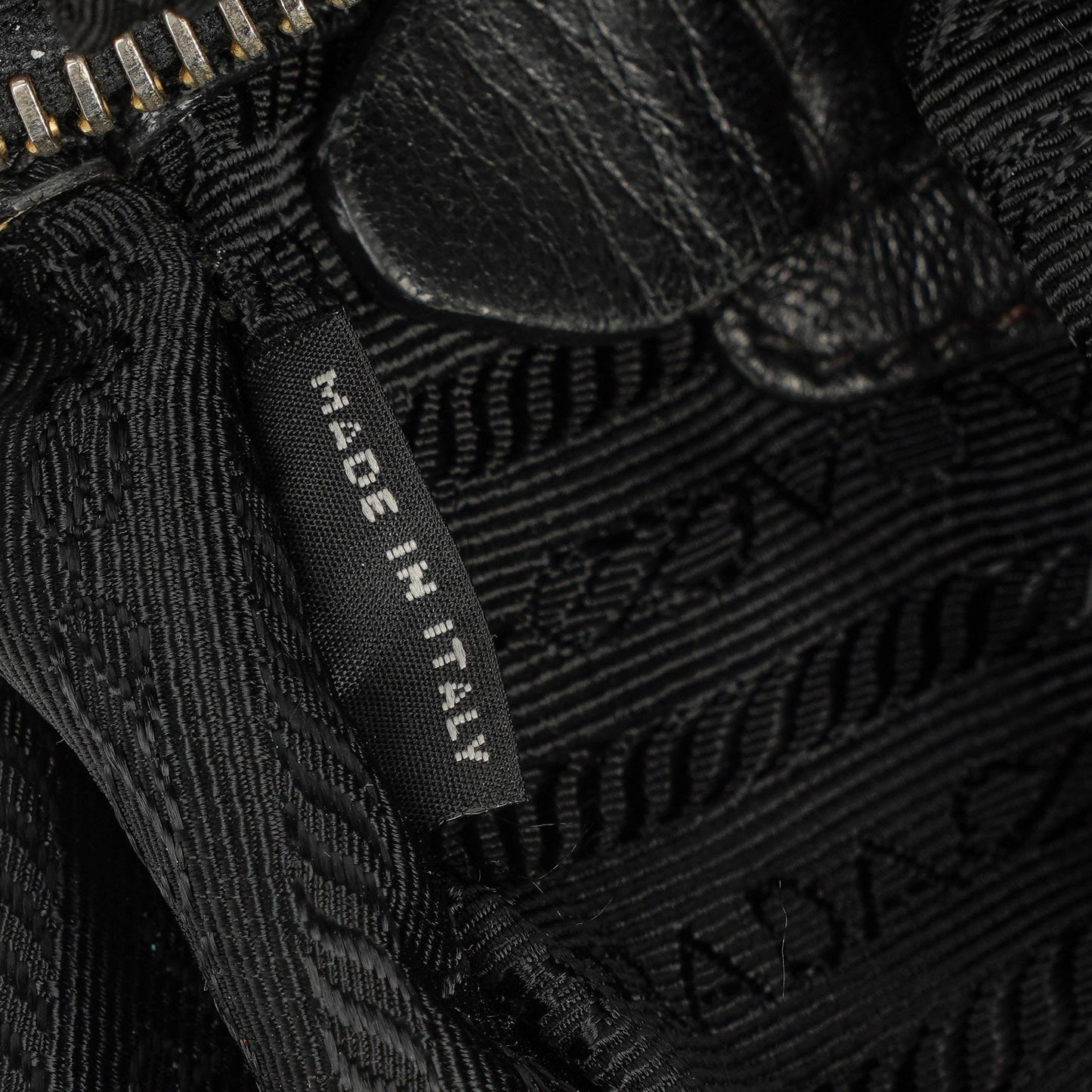 Prada Tessuto Gaufre Tasche aus schwarzem Nylon