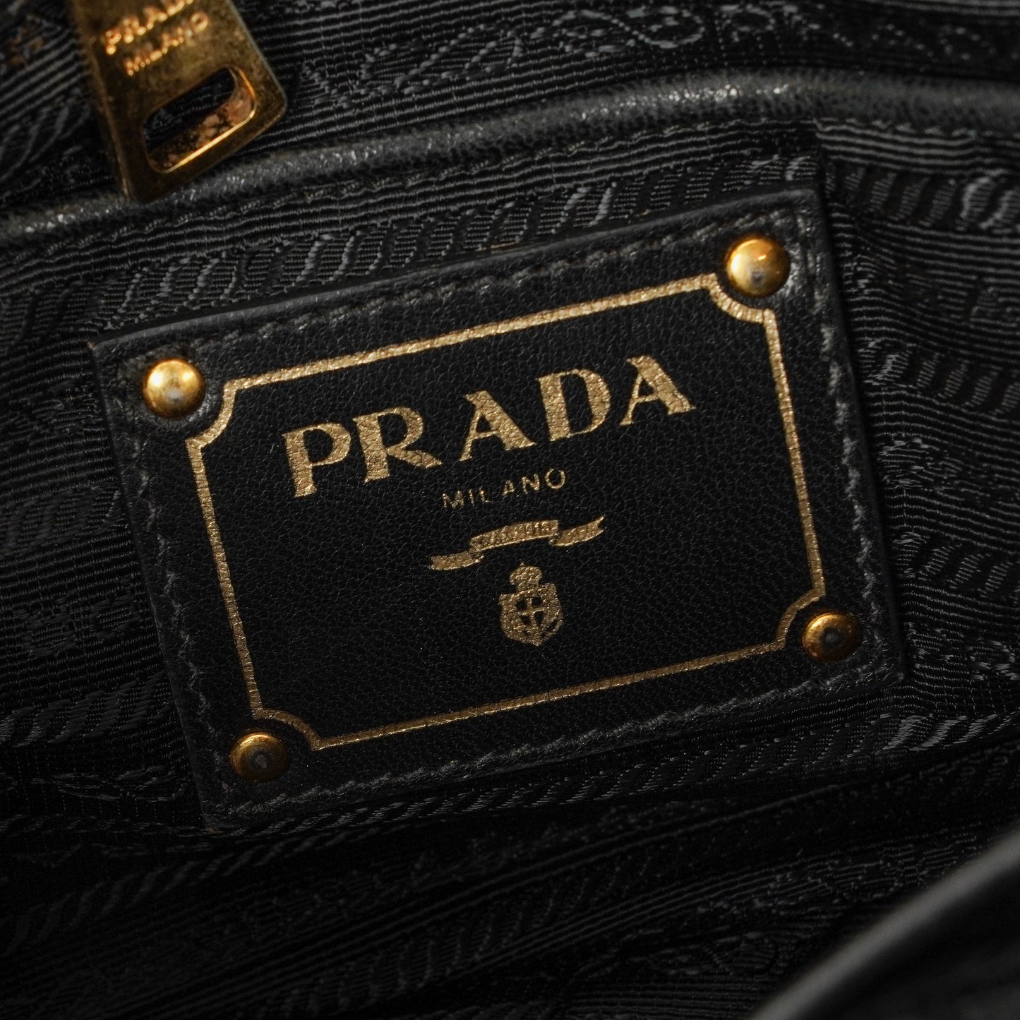 Prada Tessuto Gaufre Tasche aus schwarzem Nylon