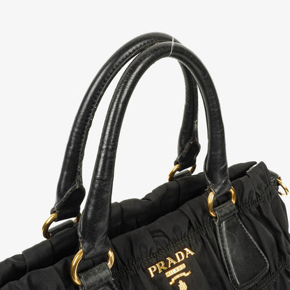 Prada Tessuto Gaufre Tasche aus schwarzem Nylon