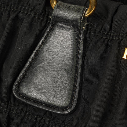 Prada Tessuto Gaufre Tasche aus schwarzem Nylon