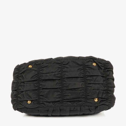 Prada Tessuto Gaufre Tasche aus schwarzem Nylon