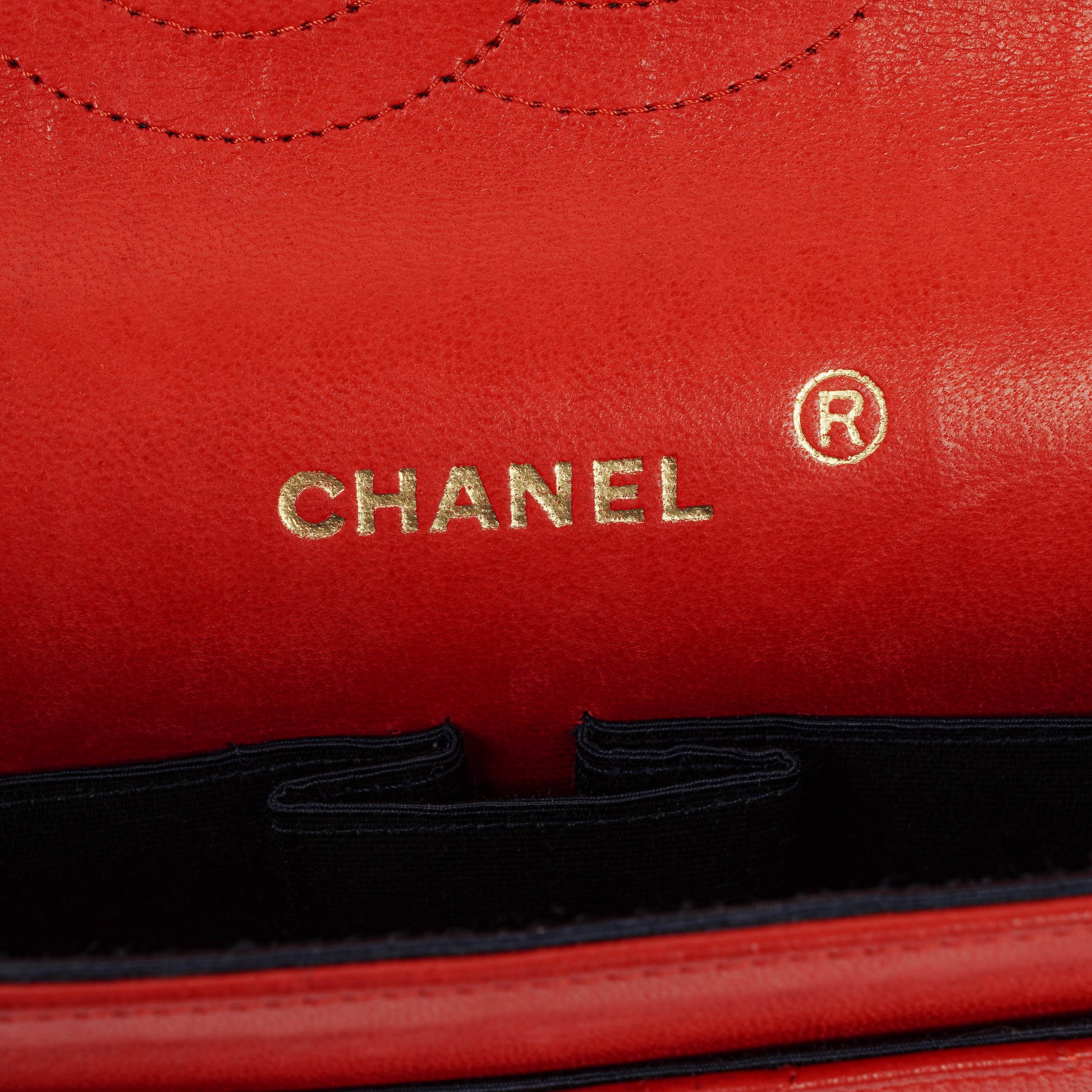 Chanel Vintage Classic Medium Double Flap Tasche aus rotem gestepptem Lammleder mit 24-karätig vergoldeter Hardware