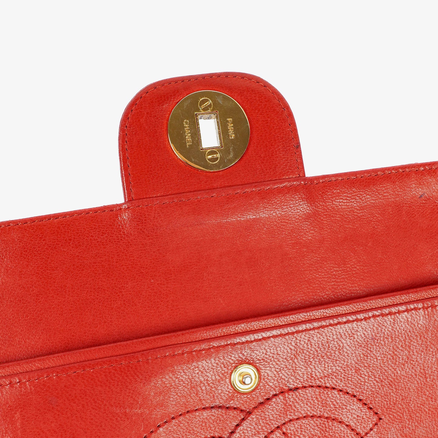 Chanel Vintage Classic Medium Double Flap Tasche aus rotem gestepptem Lammleder mit 24-karätig vergoldeter Hardware