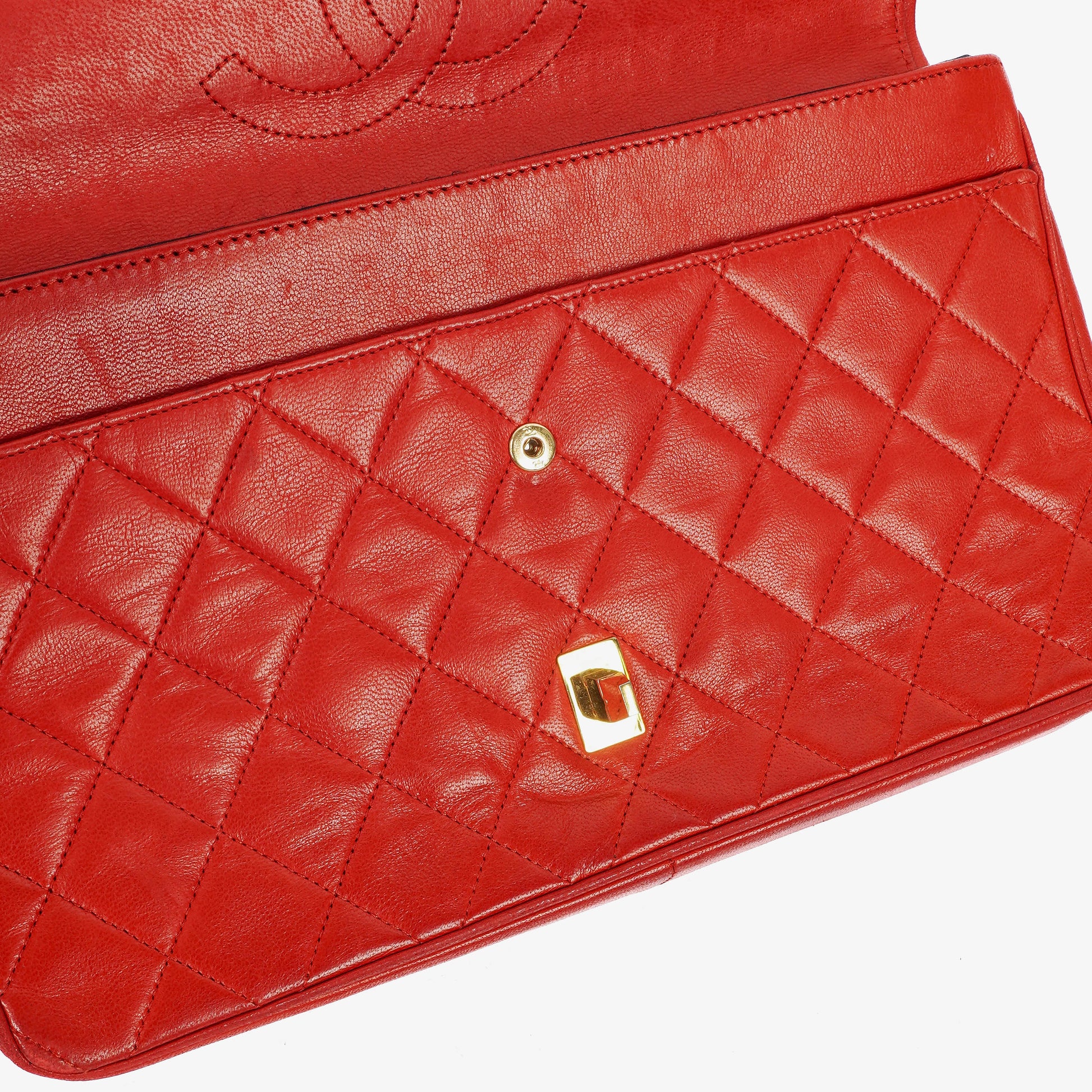 Chanel Vintage Classic Medium Double Flap Tasche aus rotem gestepptem Lammleder mit 24-karätig vergoldeter Hardware