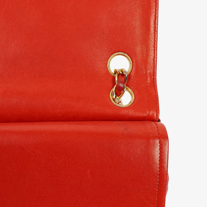 Chanel Vintage Classic Medium Double Flap Tasche aus rotem gestepptem Lammleder mit 24-karätig vergoldeter Hardware