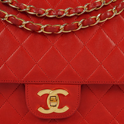 Chanel Vintage Classic Medium Double Flap Tasche aus rotem gestepptem Lammleder mit 24-karätig vergoldeter Hardware