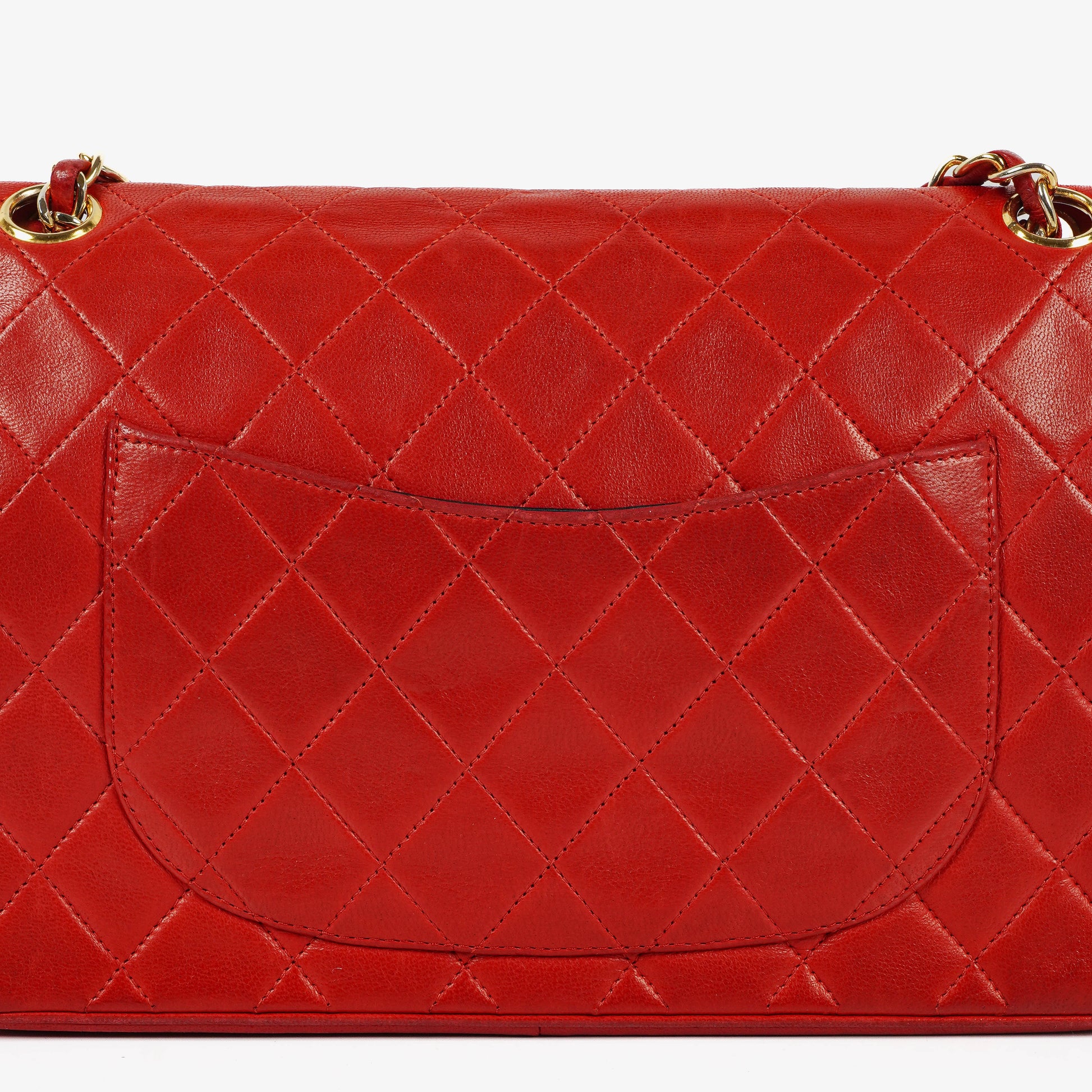 Chanel Vintage Classic Medium Double Flap Tasche aus rotem gestepptem Lammleder mit 24-karätig vergoldeter Hardware