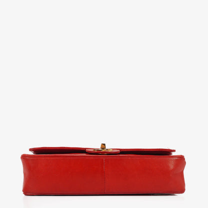 Chanel Vintage Classic Medium Double Flap Tasche aus rotem gestepptem Lammleder mit 24-karätig vergoldeter Hardware