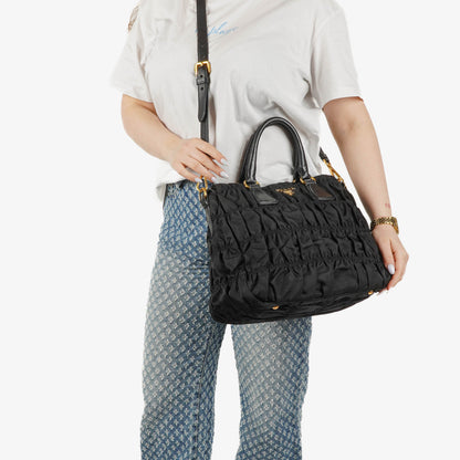 Prada Tessuto Gaufre Tasche aus schwarzem Nylon