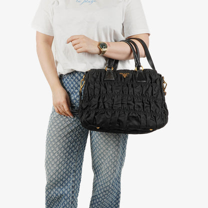 Prada Tessuto Gaufre Tasche aus schwarzem Nylon