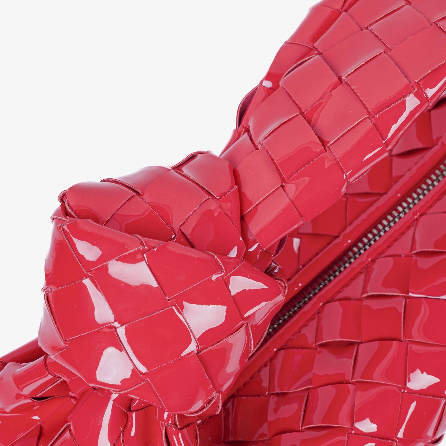 Bottega Veneta Mini Jodie Tasche aus rosa Lackleder