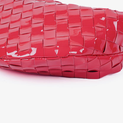 Bottega Veneta Mini Jodie Tasche aus rosa Lackleder
