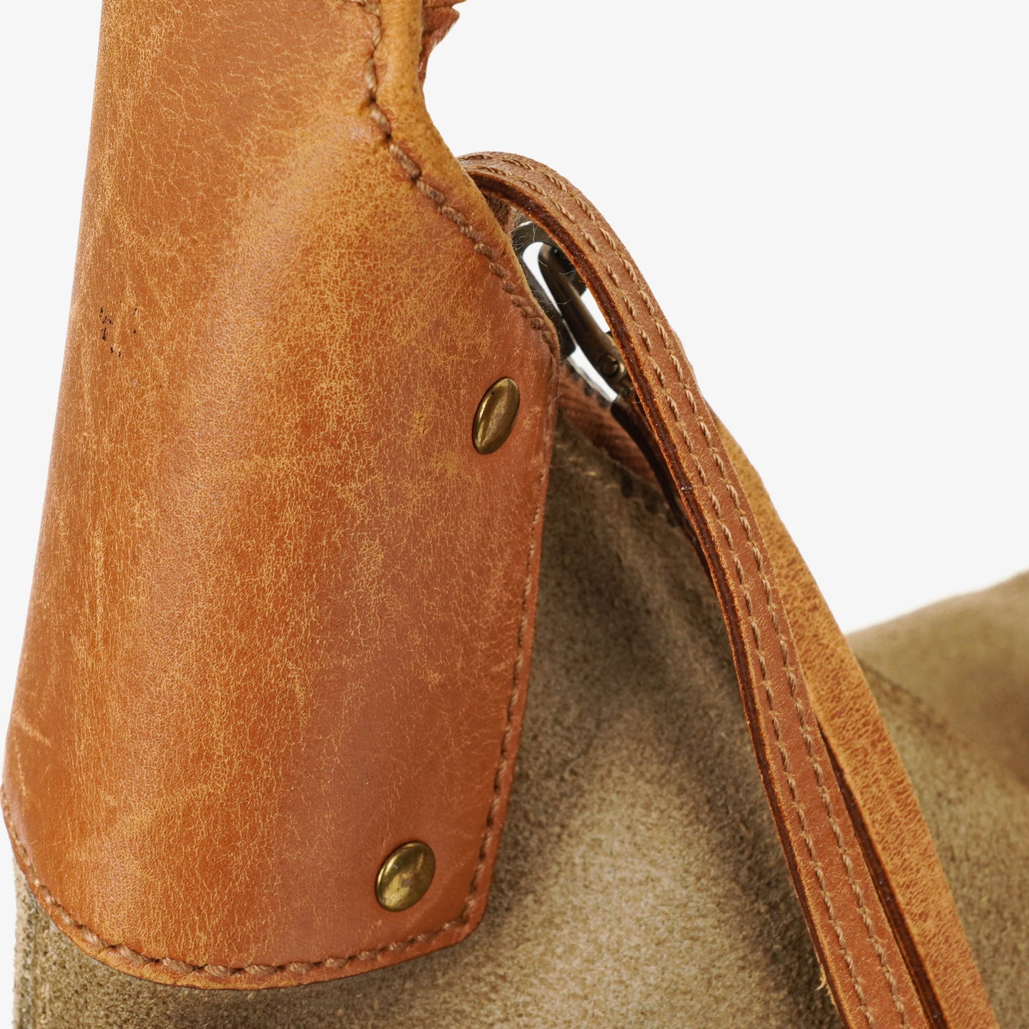 Gucci Hobo-Tasche mit Wildledergriff und Ring