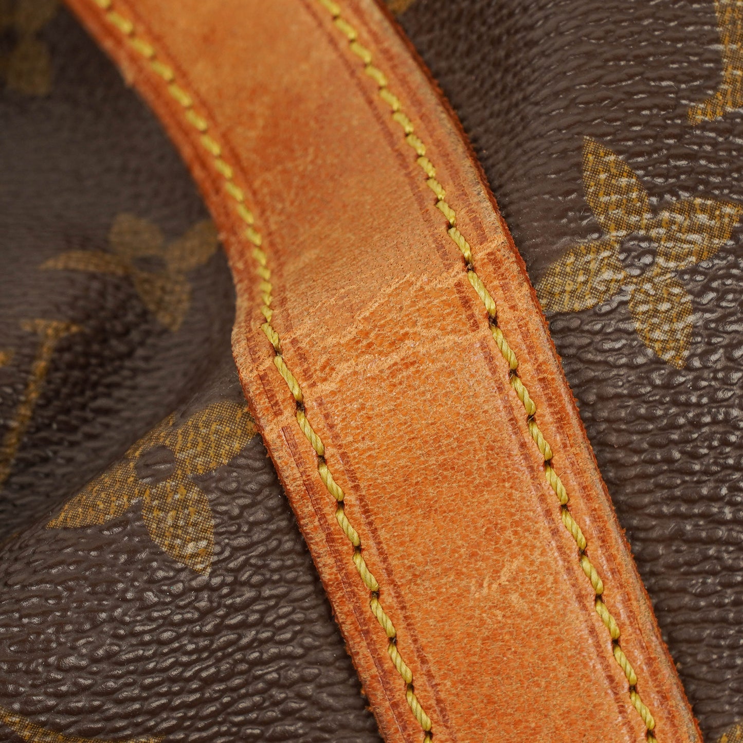 Louis Vuitton Petit Noe Schultertasche aus Monogramm-Canvas