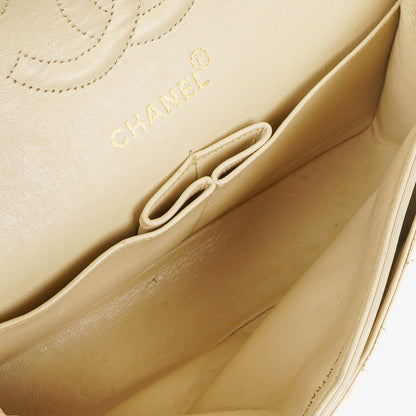 Chanel Medium Classic Vintage Double Flap Tasche aus gestepptem Lammleder mit 24K goldbeschichteten Beschlägen