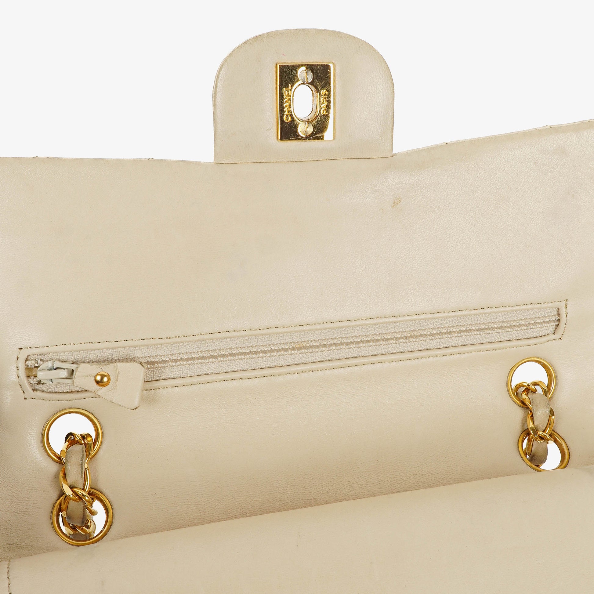 Chanel Medium Classic Vintage Double Flap Tasche aus gestepptem Lammleder mit 24K goldbeschichteten Beschlägen
