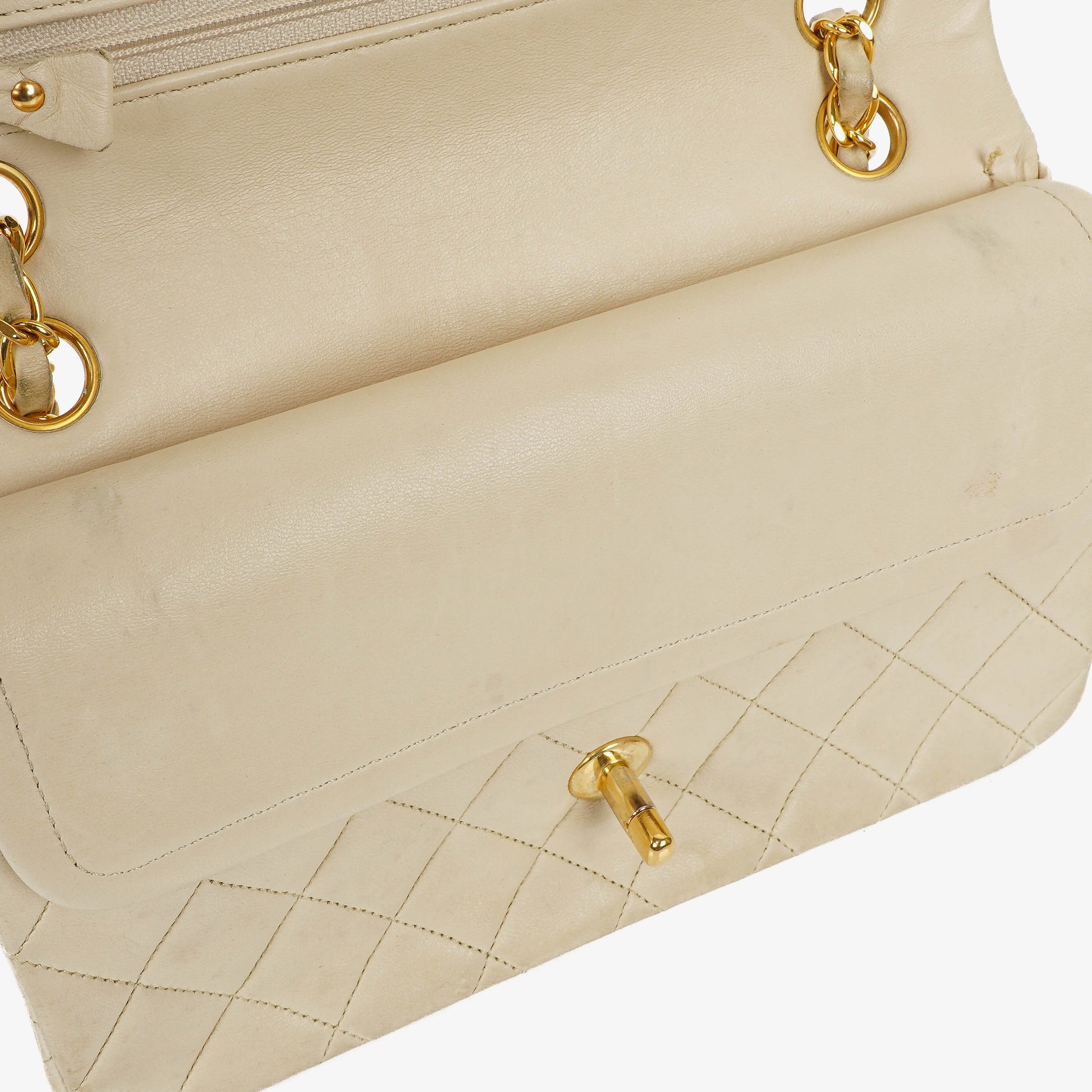 Chanel Medium Classic Vintage Double Flap Tasche aus gestepptem Lammleder mit 24K goldbeschichteten Beschlägen