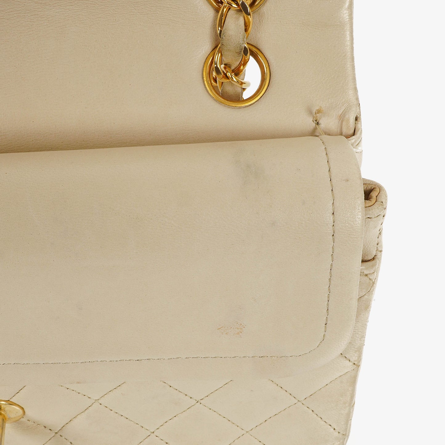 Chanel Medium Classic Vintage Double Flap Tasche aus gestepptem Lammleder mit 24K goldbeschichteten Beschlägen