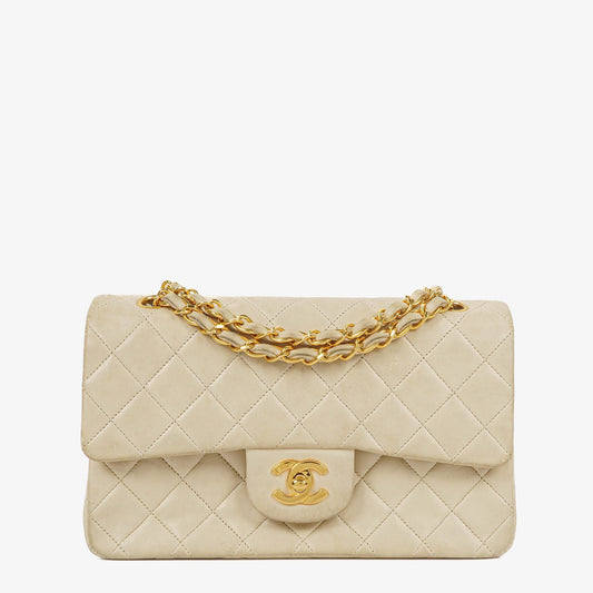 Chanel Medium Classic Vintage Double Flap Tasche aus gestepptem Lammleder mit 24K goldbeschichteten Beschlägen