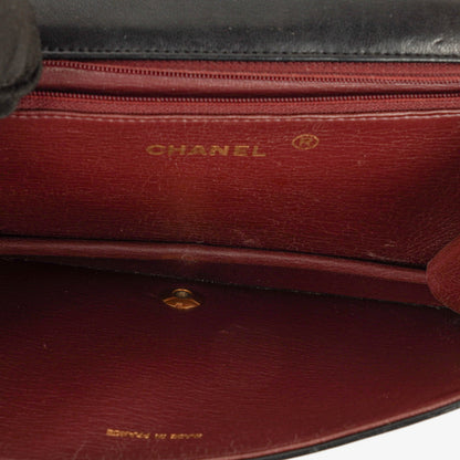 Chanel Classic Full Flap Tasche aus schwarzem gestepptem Leder mit 24K vergoldeten Beschlägen