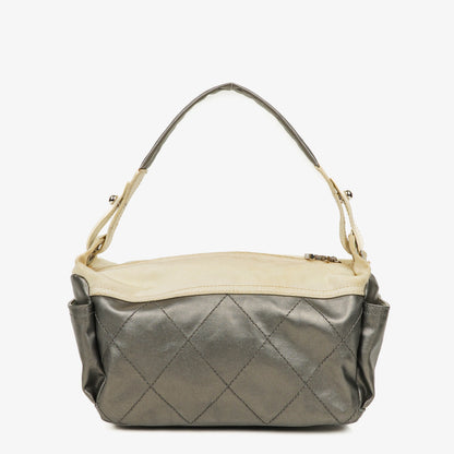 Chanel Paris-Biarritz Hobo Tasche in Silber und Creme