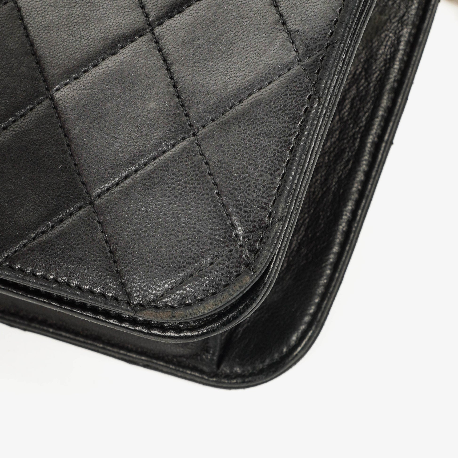 Chanel Classic Full Flap Tasche aus schwarzem gestepptem Leder mit 24K vergoldeten Beschlägen