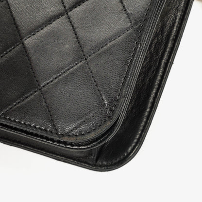 Chanel Classic Full Flap Tasche aus schwarzem gestepptem Leder mit 24K vergoldeten Beschlägen
