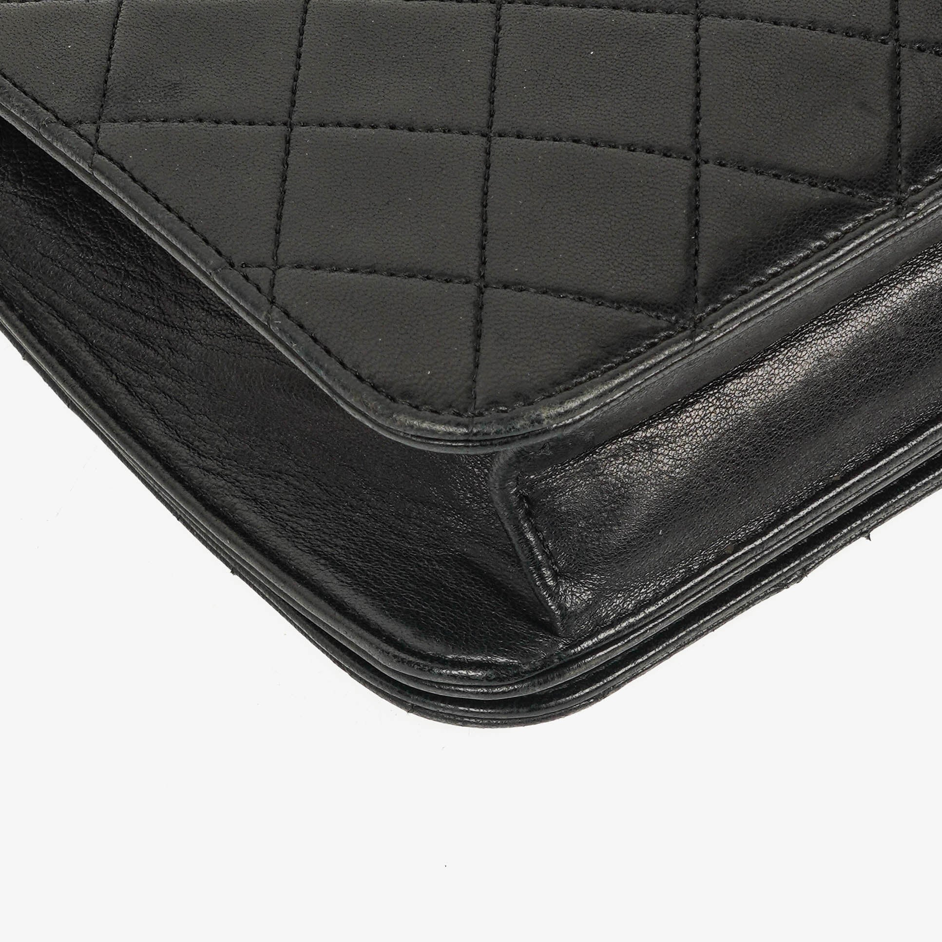 Chanel Classic Full Flap Tasche aus schwarzem gestepptem Leder mit 24K vergoldeten Beschlägen