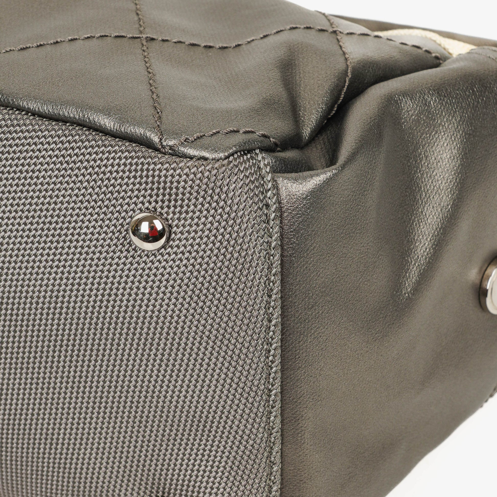 Chanel Paris-Biarritz Hobo Tasche in Silber und Creme