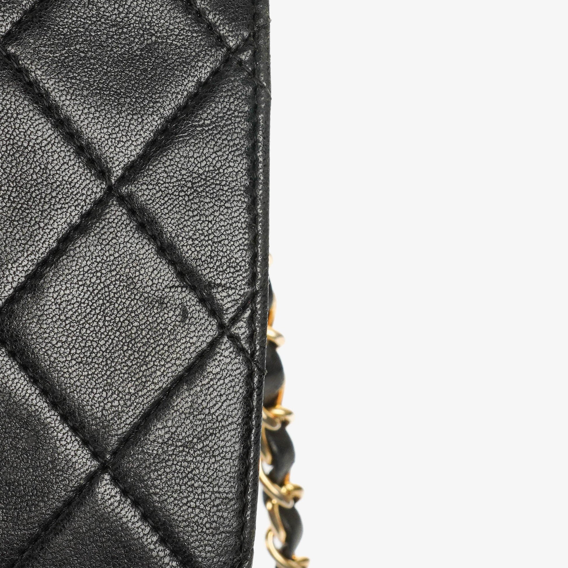 Chanel Classic Full Flap Tasche aus schwarzem gestepptem Leder mit 24K vergoldeten Beschlägen